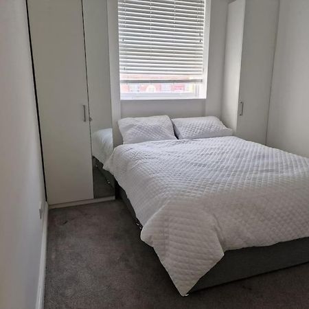 Snow White Beauty. Apartment Dublin Exterior photo